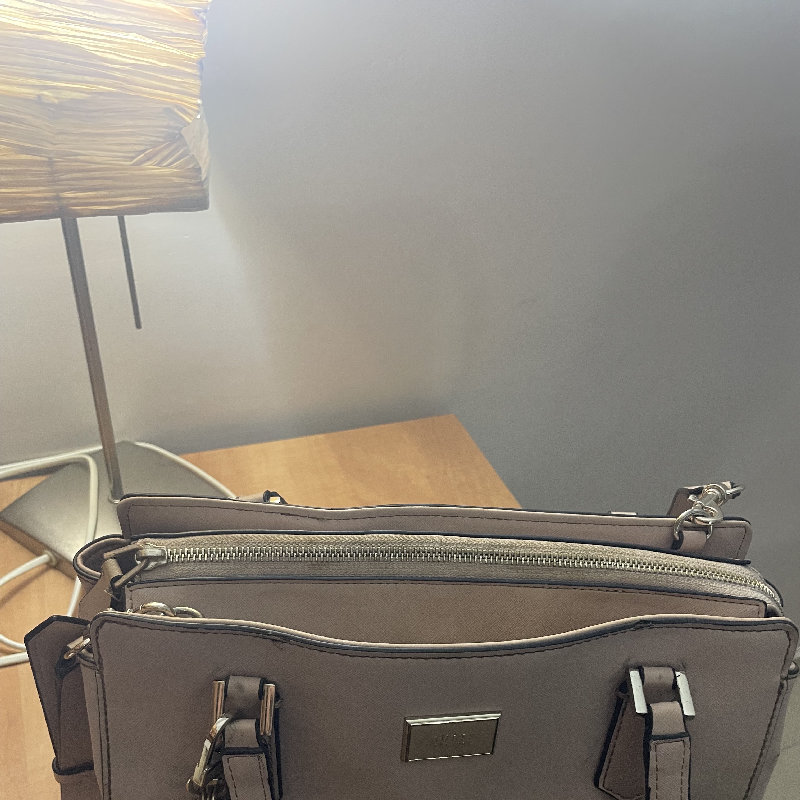 תיק מקורי של חברת Guess